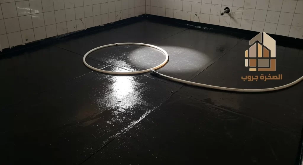 عازل اسطح فوق البلاط